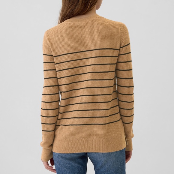 Gap Women’s Textured Stripe Crewneck Sweater - Picture 5 of 9